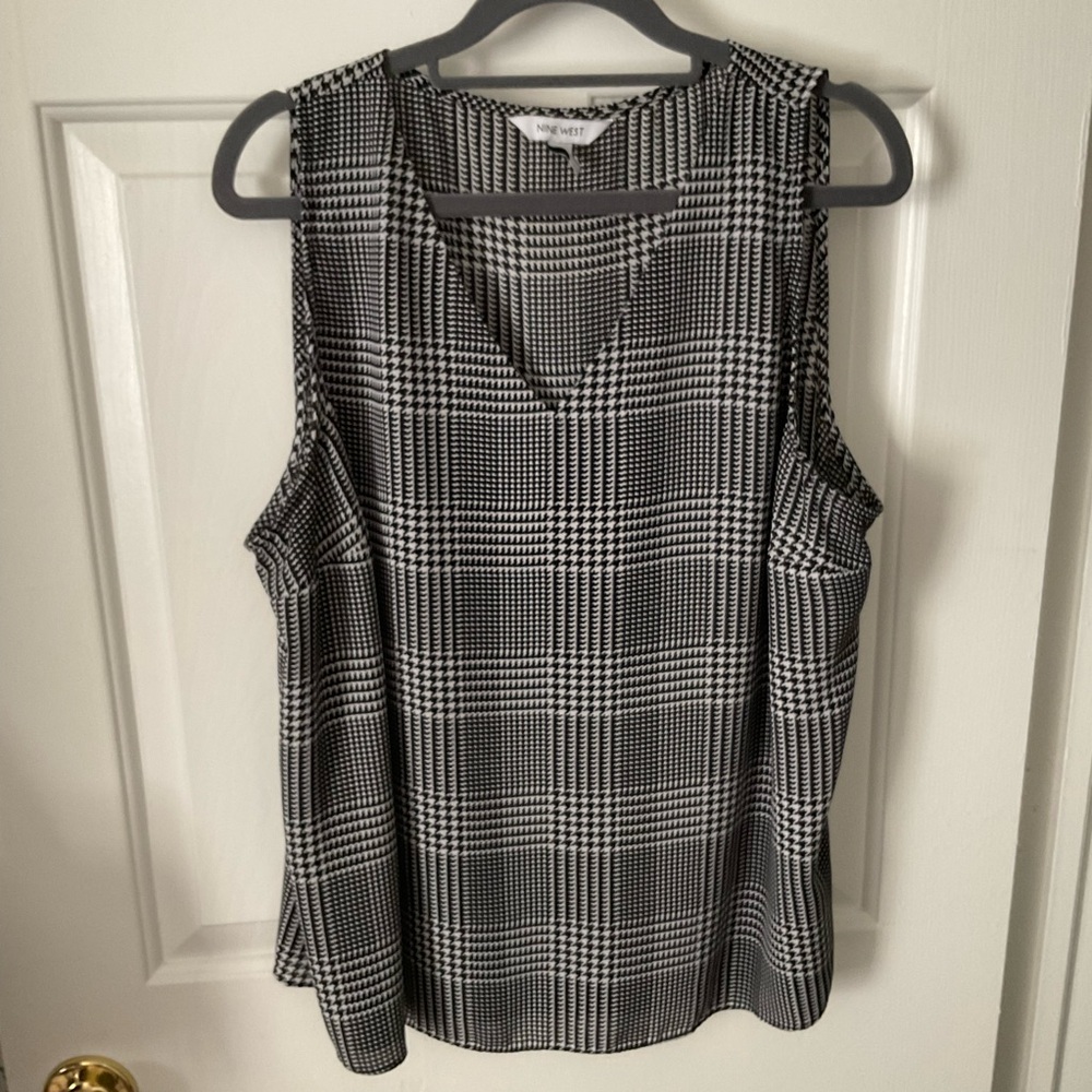 Nine West V-Neck Sheath Top, Size XL
